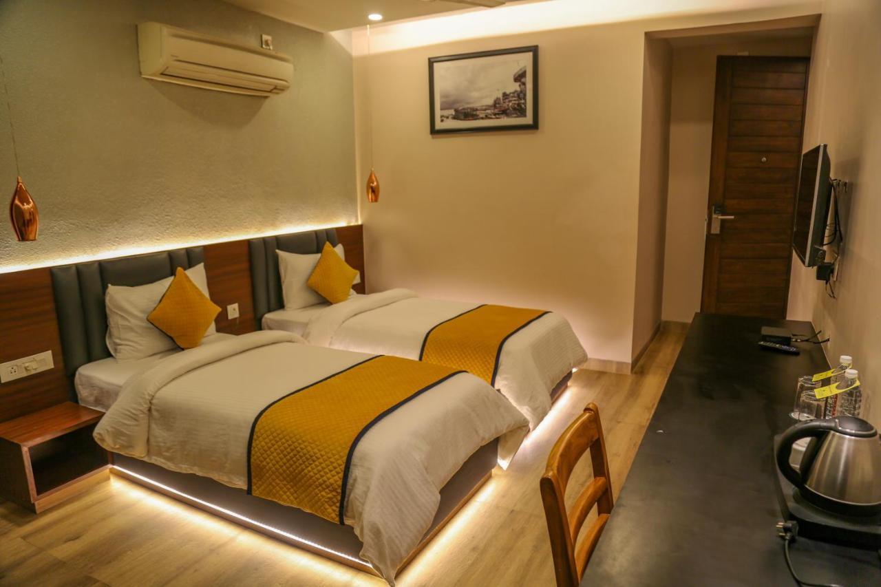 Hotel Four Leaf - Sapphire Blue, Varanasi